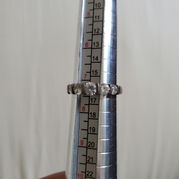 Vintage Sterling silver 5 stone CZ Diamond ring - Picture 4 of 4